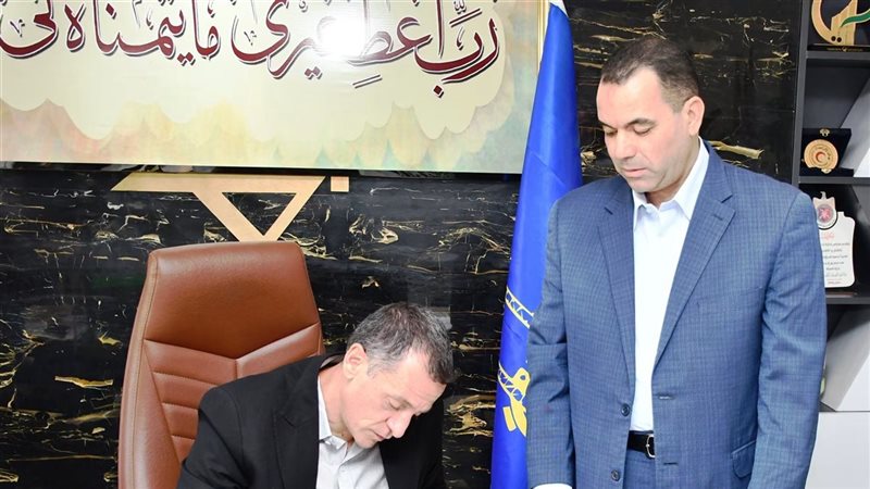 محافظ أسوان