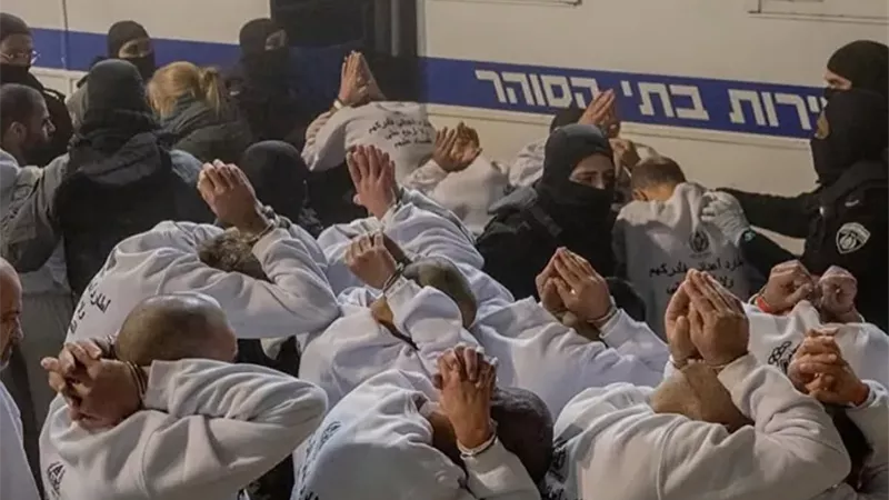 أسرى فلسطينيون في
