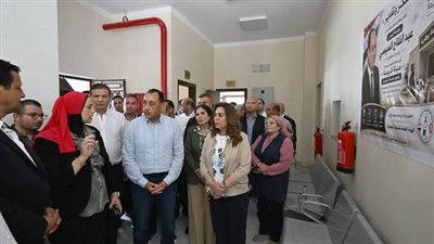رئيس الوزراء يتفقد المجمع الزراعي البيطري بقرية سندبسط بالغربية  