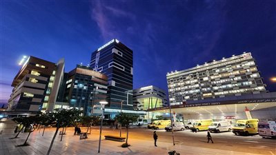 هآرتس: التحريض على الأطباء العرب يهدد منظومة الصحة الإسرائيلية