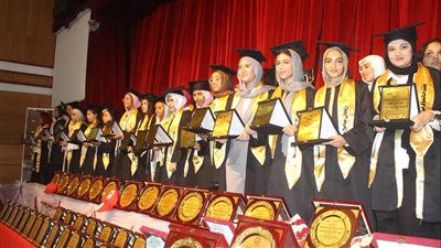 تعليم الجيزة يكرم أوائل الشهادة الإعدادية بإدارة شمال المحافظة (صور) 