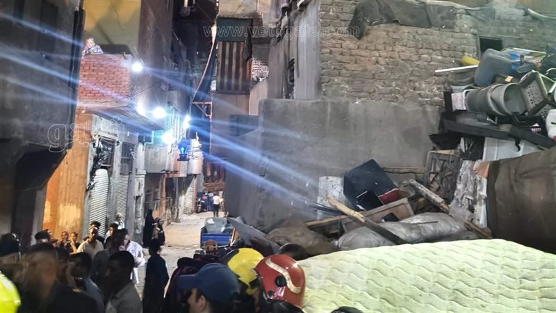  انهيار عقار بحدائق