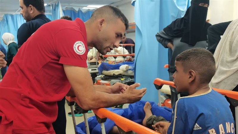 دعم نفسي ومساندة لأسر الضحايا.. تحرك عاجل للهلال الأحمر بالإسماعيلية (صور)