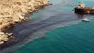 البحرية الدولية: تسرب نفطي من ناقلة انجرفت شمال شرقي جزيرة القبلية العمانية  