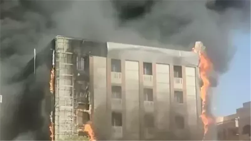 حريق هائل داخل «الأهرام