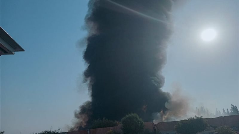 اخماد حريق داخل وحدة