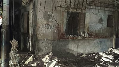 انهيار شرفة منزل بشارع الأتوبيس الجديد بالمنصورة دون إصابات ( فيديو) 