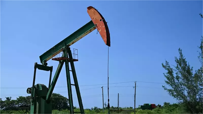 انخفاض سعر النفط،