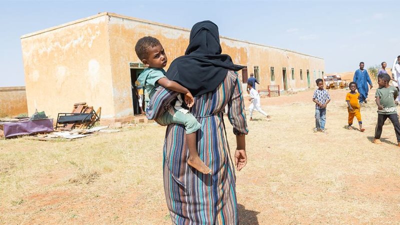 تعاني العائلات السودانية