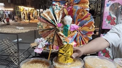 أسعار العروسة والحصان السكر والبلاستيك مع قرب احتفالات المولد النبوي (فيديو وصور)