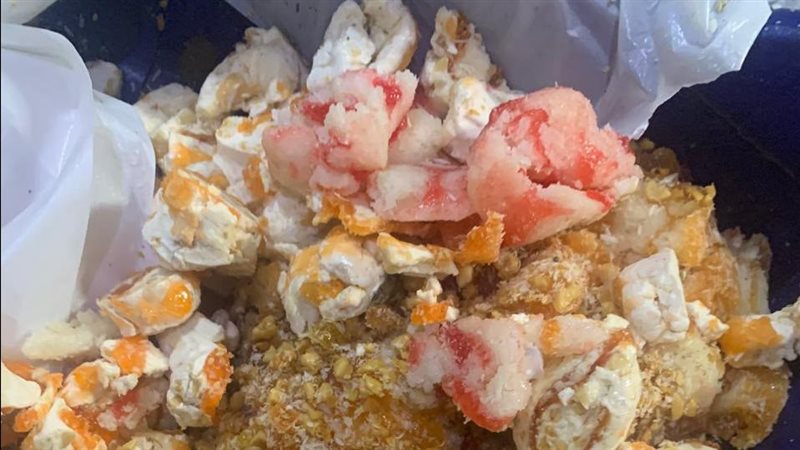 ضبط طن حلوى فاسدة