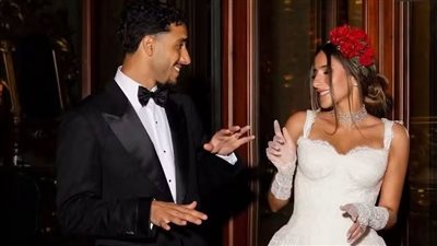 مرموش ينشر صورا جديدة من حفل زفافه قبل نهائي كأس الدرع الخيرية