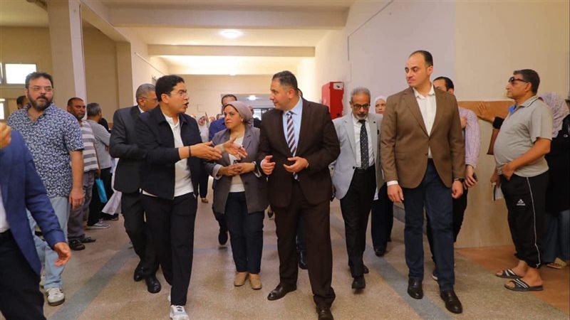 محافظ دمياط يستكمل