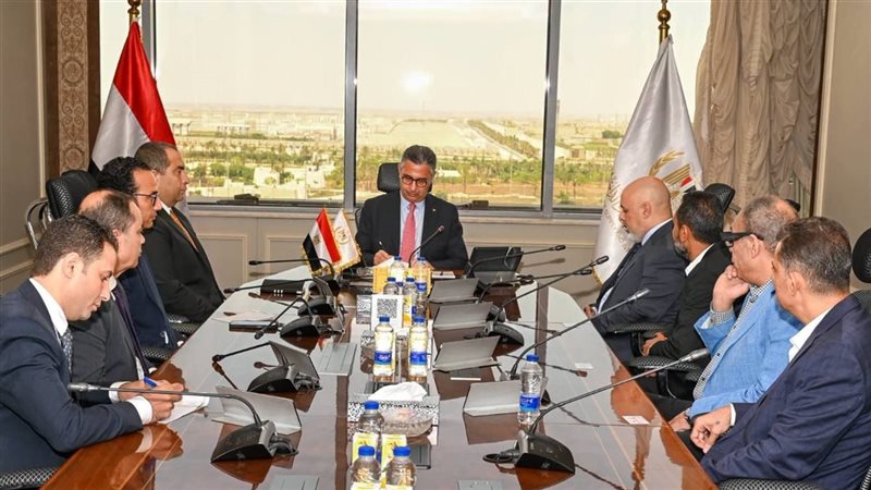 اجتماع وزير التموين