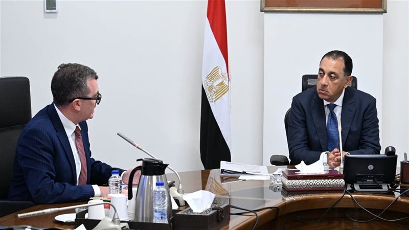 رئيس الوزراء ووزير