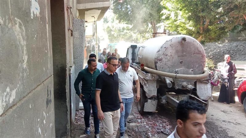 ظهور مياه جوفية يغرق