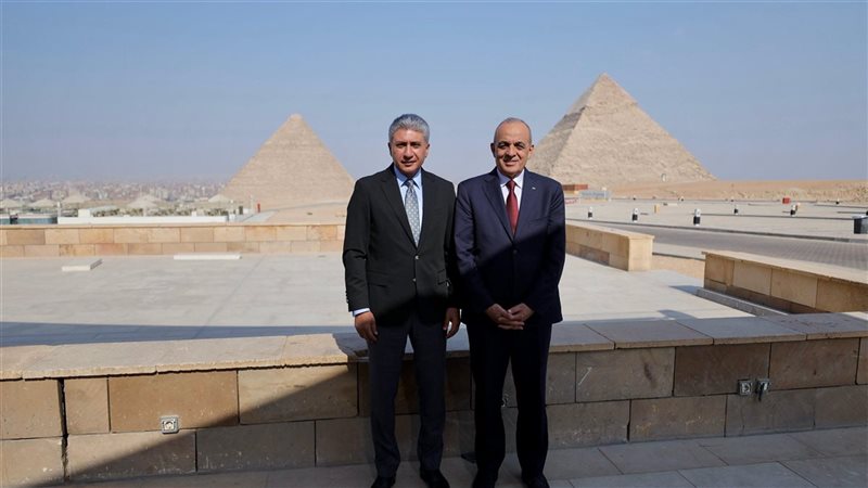لقاء وزير السياحة