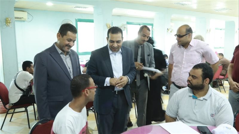 نائب محافظ قنا يتابع