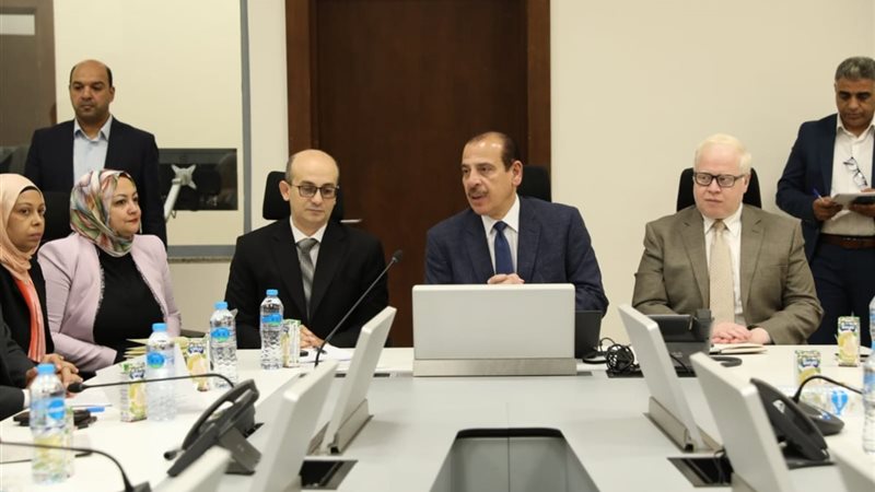 اجتماع د.عمرو قنديل