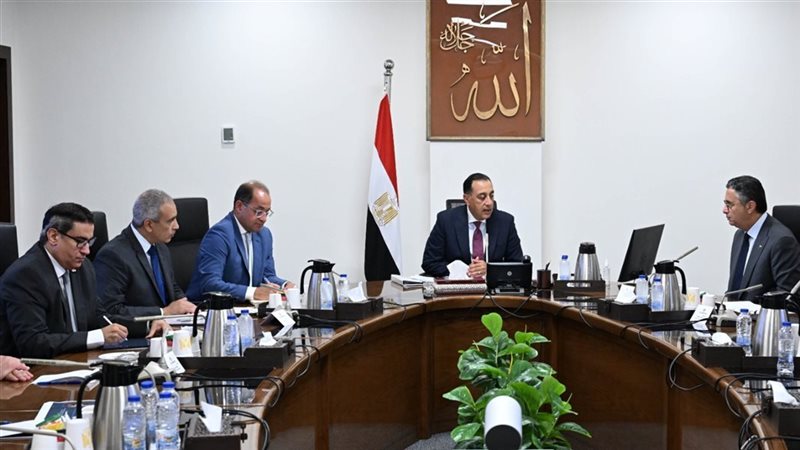 مدبولي يوجه بتعريف المواطنين بالمنظومة الجديدة.. ماذا سيتغير في الدعم؟