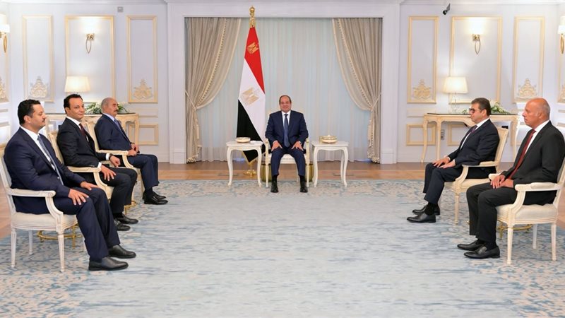  السيسي وحفتر يبحثان فرص التعاون وتعزيز الشراكة المصرية الليبية (صور)