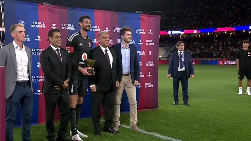 الأهلي وبرشلونة