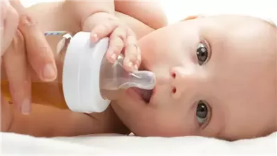 هل الأعشاب مفيدة للأطفال حديثي الولادة؟ استشاري يجيب 