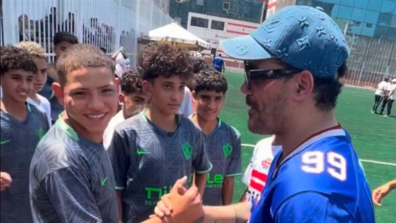 عمرو زكي