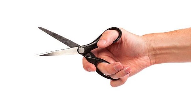 مقص سلاح الجريمة