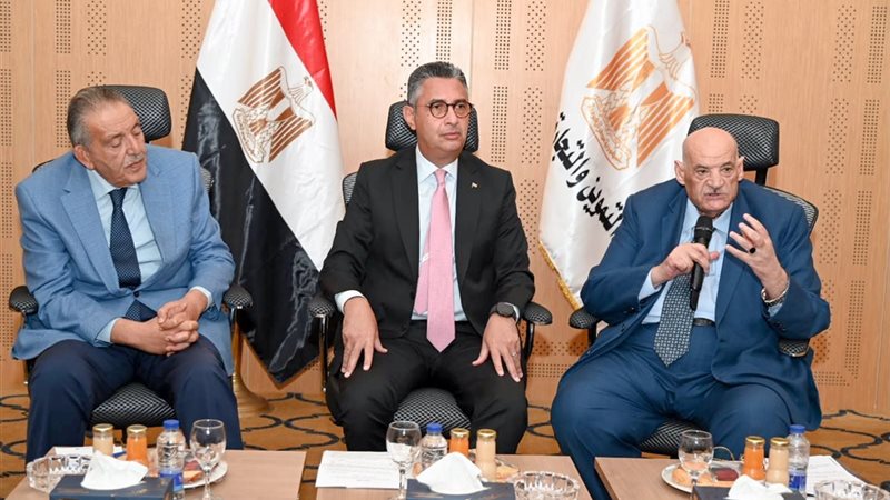 وزير التموين ورئيس