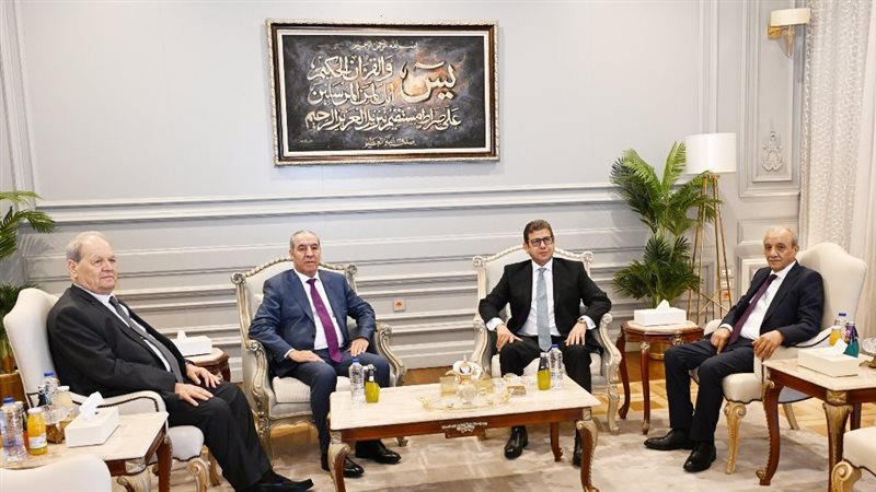اللواء حسن رشاد يلتقي
