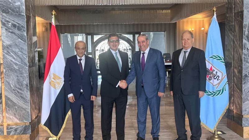 اللواء حسن رشاد يستقبل