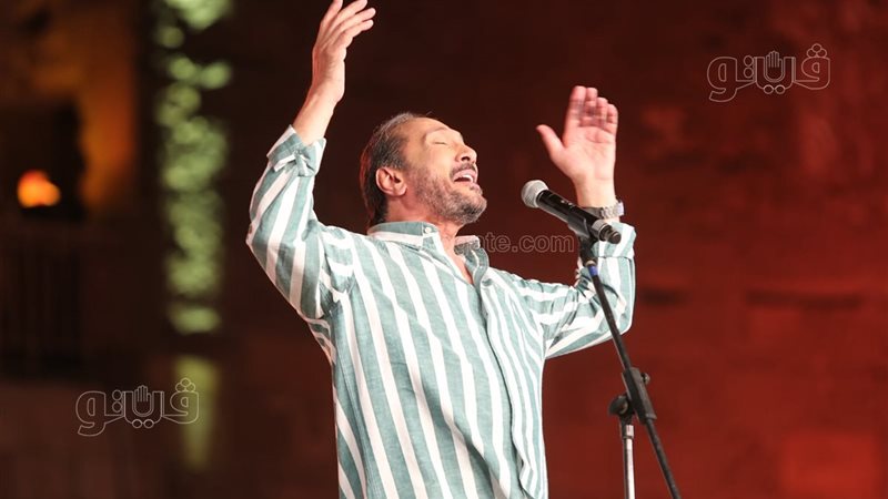 علي الحجار يتألق في مهرجان القلعة بـ20 أغنية من أشهر أعماله (صور)