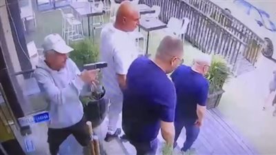 مقطع مخيف، لحظة مقتل زعيم أخطر عصابة إسرائيلي داخل الكيان في وضح النهار (فيديو)