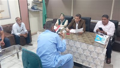 سكرتير عام مساعد الفيوم يبحث شكاوي وطلبات المواطنين بسنورس
