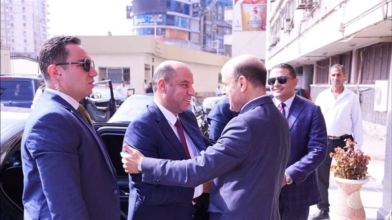 محافظ الغربية يستقبل