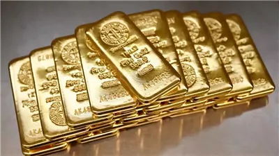 بعد انخفاض 24 ساعة فقط، الذهب يعاود الارتفاع وسط ترقب لتصريحات رئيس المركزي الأمريكي   