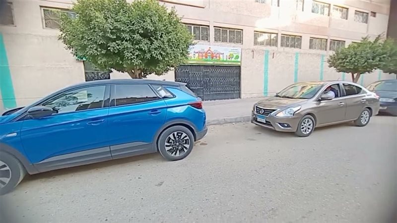 سيارة 