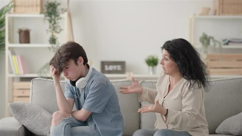 أسباب تجنب ابنك الحوار