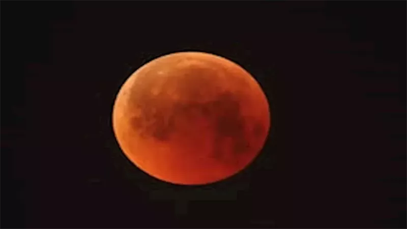 خسوف القمر 