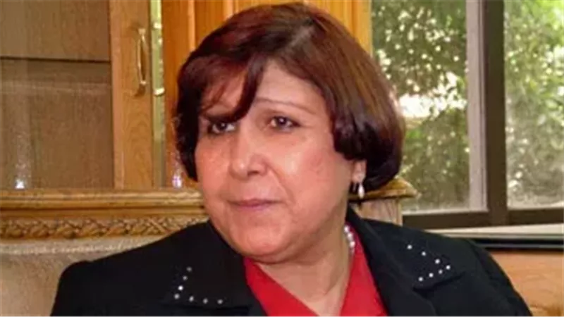 الكاتبة الصحفية أمينة