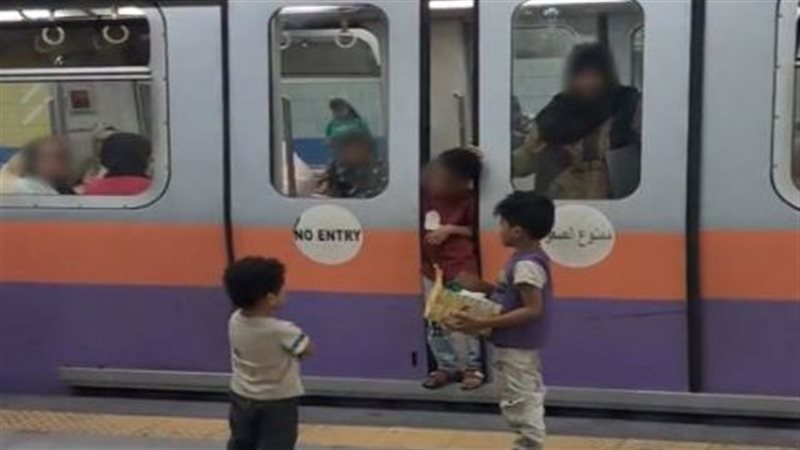 شجاعة طفل في المترو،