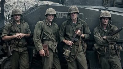 قصة حقيقية عن كرة القدم والحرب العالمية الثانية، نتفليكس تكشف الصور الأولى من فيلم «The Mosquito Bowl»