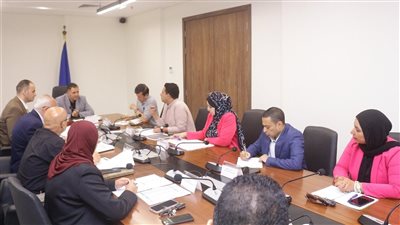 محافظ دمياط يترأس اجتماع مشروع المخابز لبحث آليات التطوير