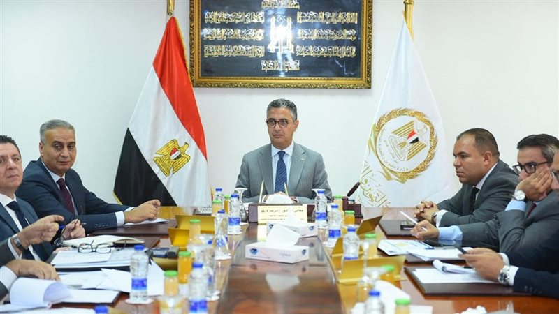 اجتماع وزير التموين