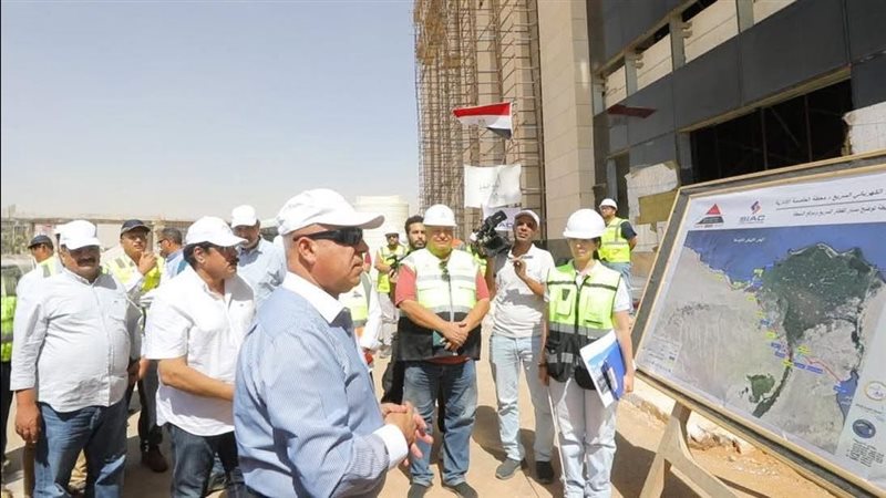وزير النقل خلال اللقاء