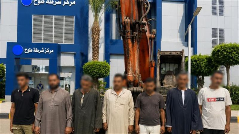 حفار وسط المشاجرة..