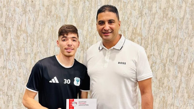 المصري يجدد تعاقده