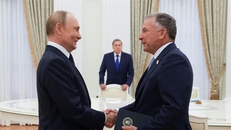 ويتكوف وبوتين ، فيتو