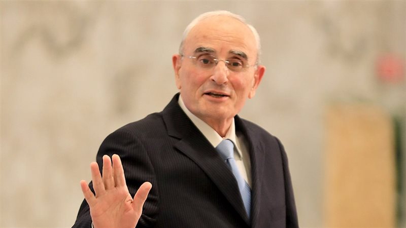  وزير الدفاع الوطنى